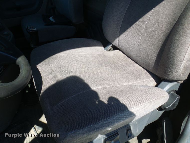 image for item DM2996 2012 Freightliner Cascadia 125  semi truck