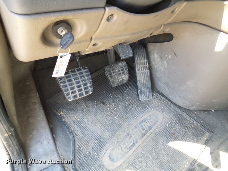 image for item DM2996 2012 Freightliner Cascadia 125  semi truck