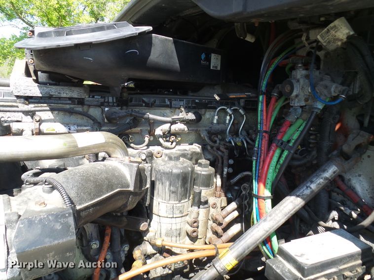 image for item DM2996 2012 Freightliner Cascadia 125  semi truck