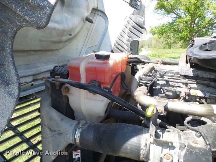 image for item DM2996 2012 Freightliner Cascadia 125  semi truck