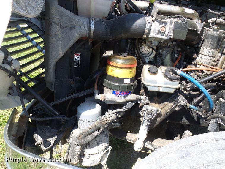 image for item DM2996 2012 Freightliner Cascadia 125  semi truck