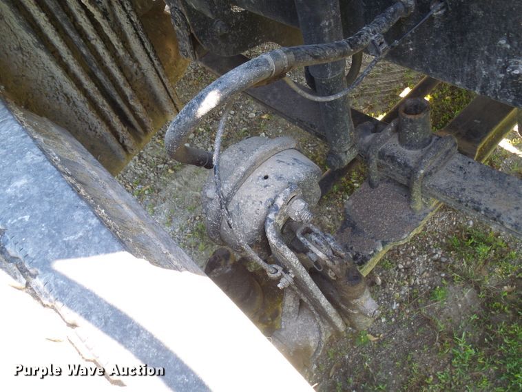 image for item DM2996 2012 Freightliner Cascadia 125  semi truck