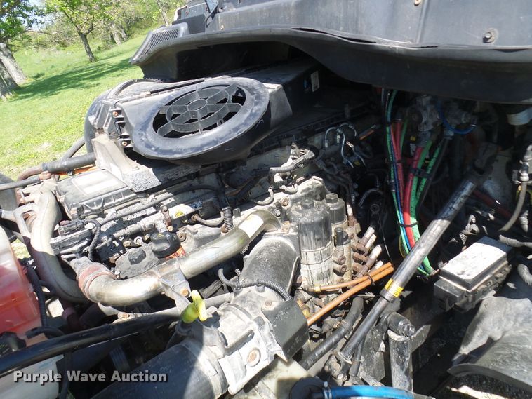 image for item DM2996 2012 Freightliner Cascadia 125  semi truck