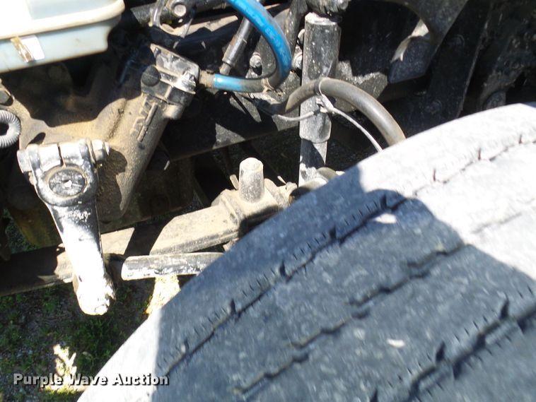 image for item DM2996 2012 Freightliner Cascadia 125  semi truck