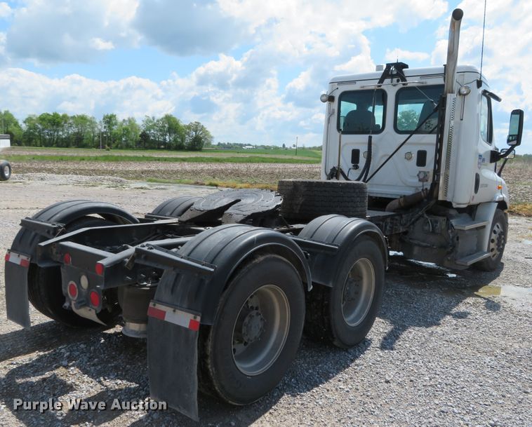 image for item DN5851 2014 Freightliner Cascadia  semi truck