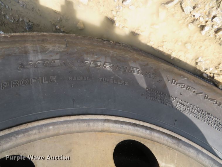 image for item DN5851 2014 Freightliner Cascadia  semi truck