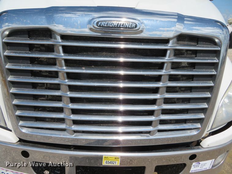 image for item DN5851 2014 Freightliner Cascadia  semi truck