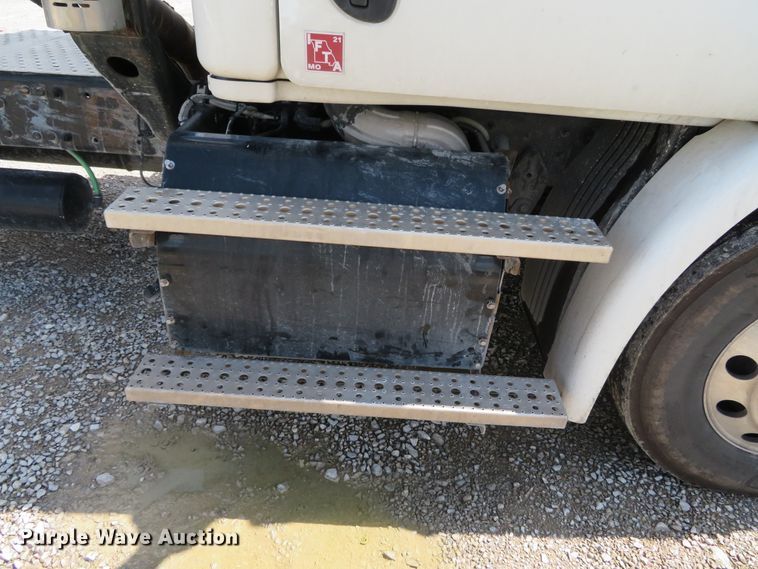 image for item DN5851 2014 Freightliner Cascadia  semi truck