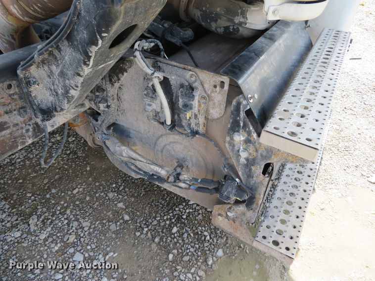 image for item DN5851 2014 Freightliner Cascadia  semi truck