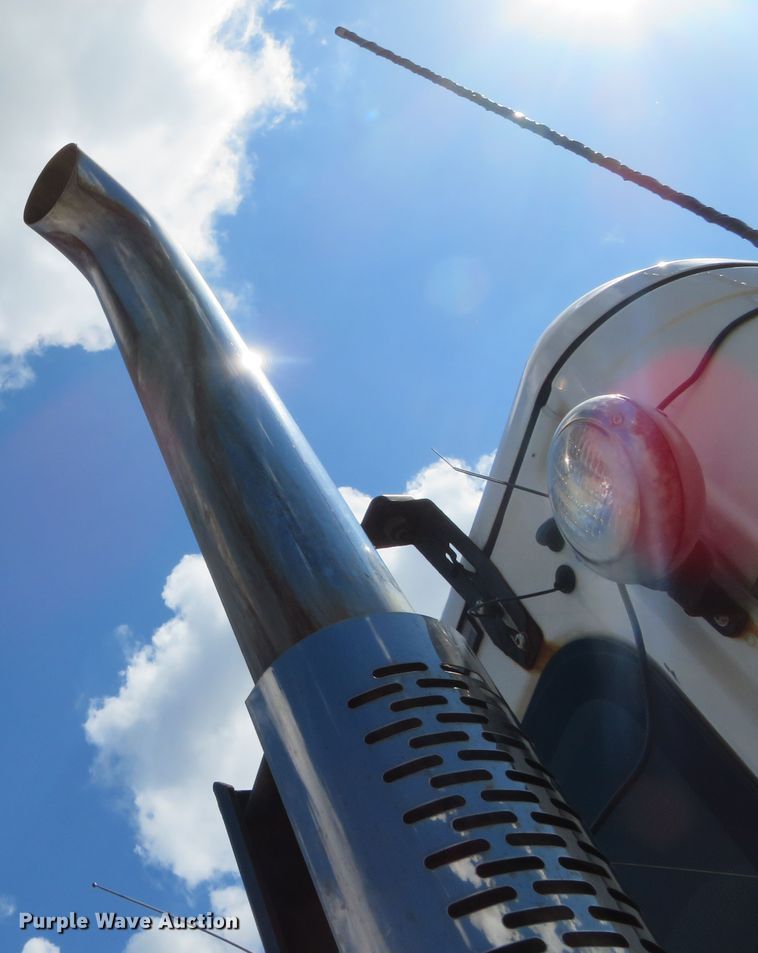 image for item DN5851 2014 Freightliner Cascadia  semi truck