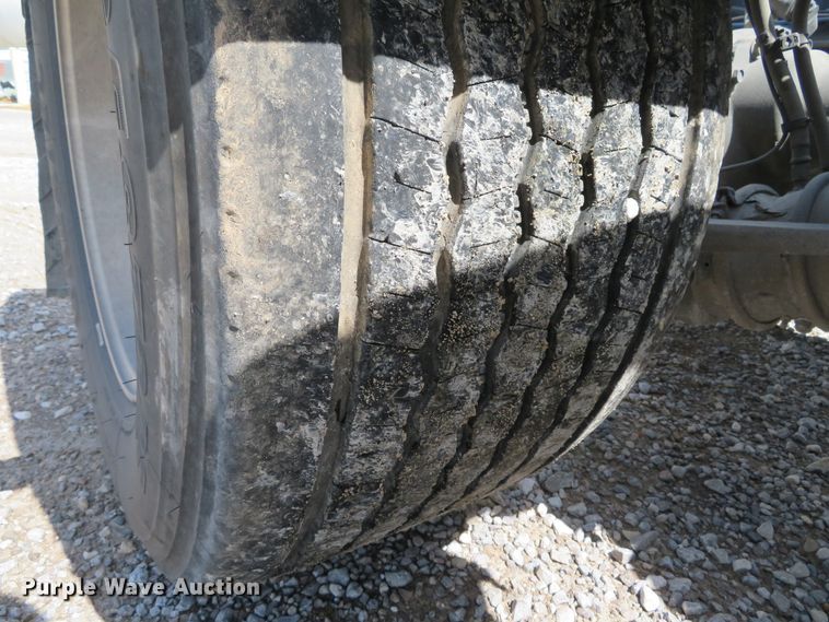 image for item DN5851 2014 Freightliner Cascadia  semi truck