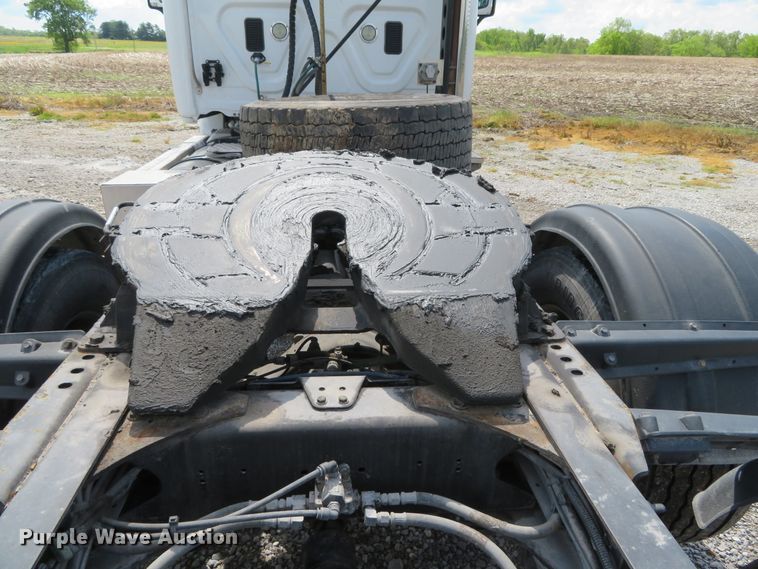 image for item DN5851 2014 Freightliner Cascadia  semi truck