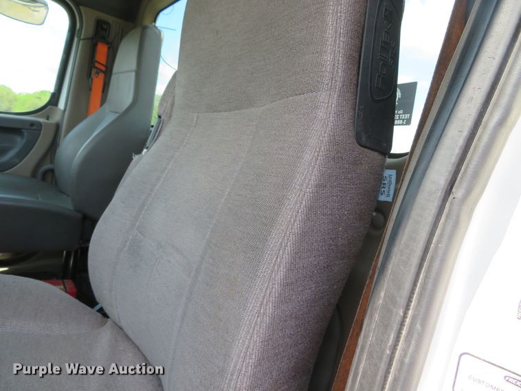 image for item DN5851 2014 Freightliner Cascadia  semi truck