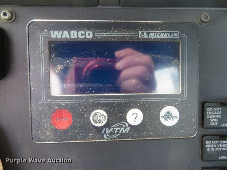 image for item DN5851 2014 Freightliner Cascadia  semi truck