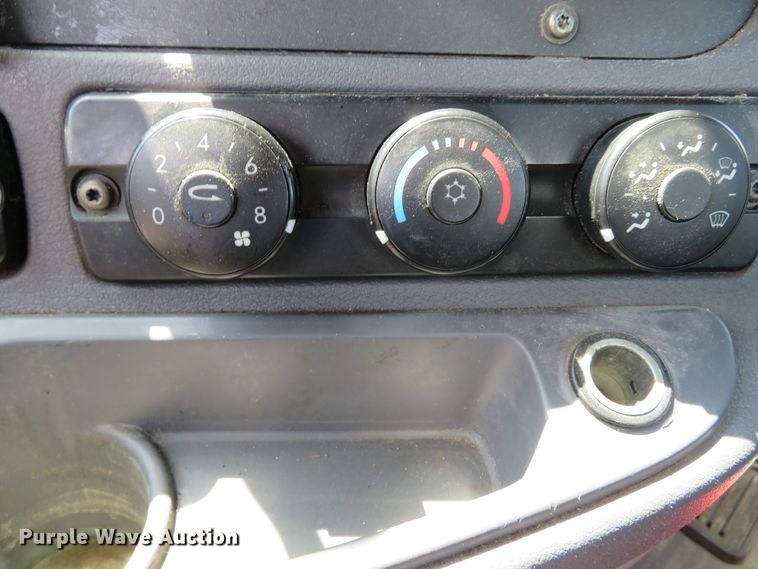 image for item DN5851 2014 Freightliner Cascadia  semi truck