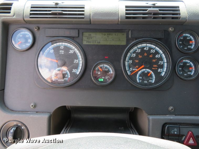 image for item DN5851 2014 Freightliner Cascadia  semi truck