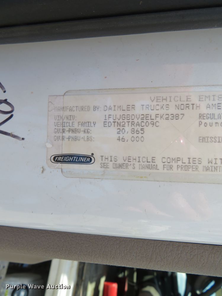 image for item DN5851 2014 Freightliner Cascadia  semi truck