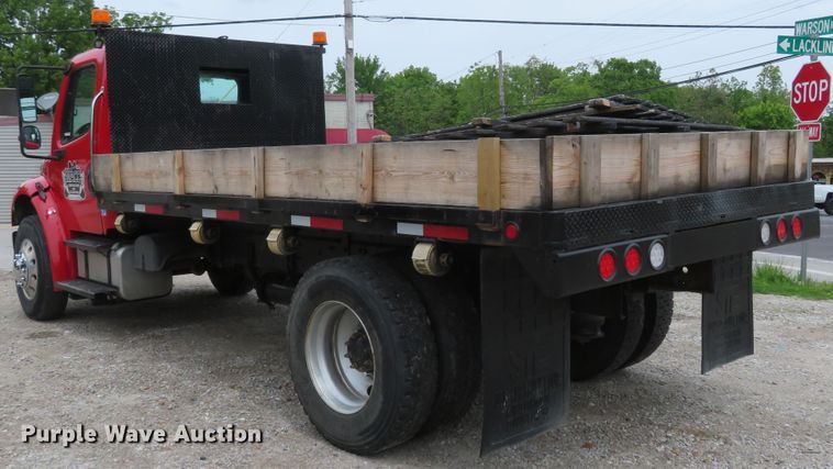 image for item FP9276 2005 Freightliner Business Class M2  flatbed truck