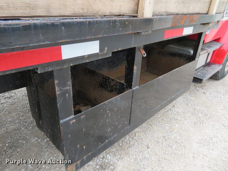 image for item FP9276 2005 Freightliner Business Class M2  flatbed truck