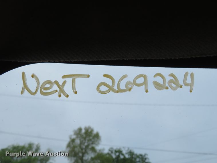 image for item FP9276 2005 Freightliner Business Class M2  flatbed truck