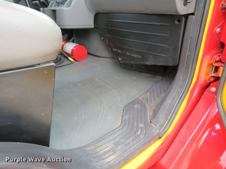 image for item FP9276 2005 Freightliner Business Class M2  flatbed truck