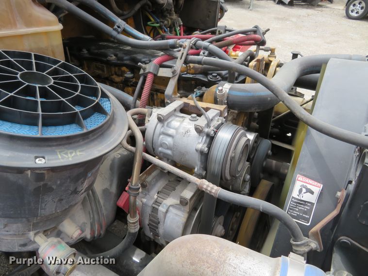 image for item FP9276 2005 Freightliner Business Class M2  flatbed truck