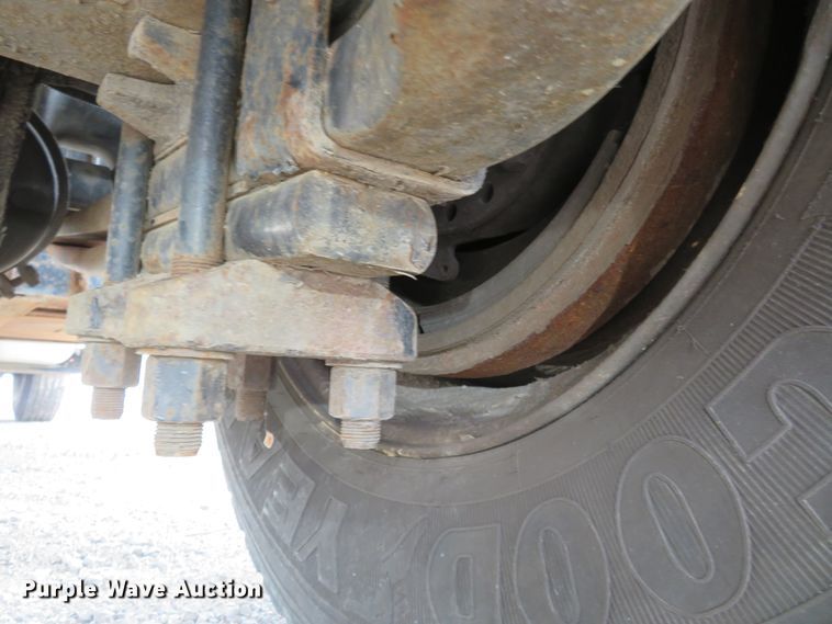 image for item FP9276 2005 Freightliner Business Class M2  flatbed truck