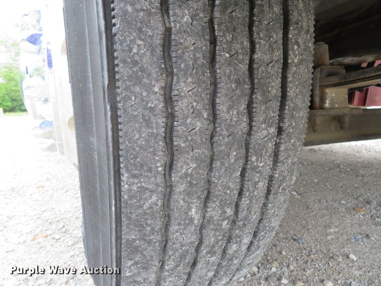 image for item FP9276 2005 Freightliner Business Class M2  flatbed truck