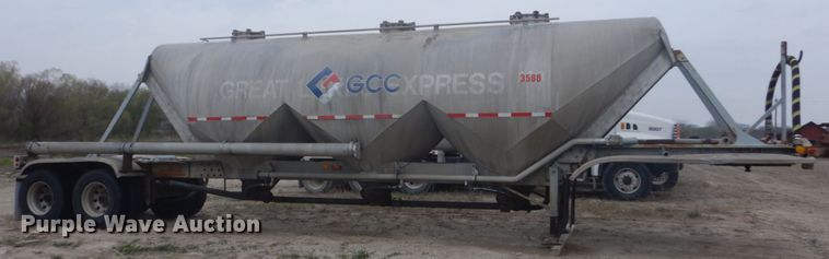 image for item HE9650 1988 Fruehauf  pneumatic dry bulk trailer