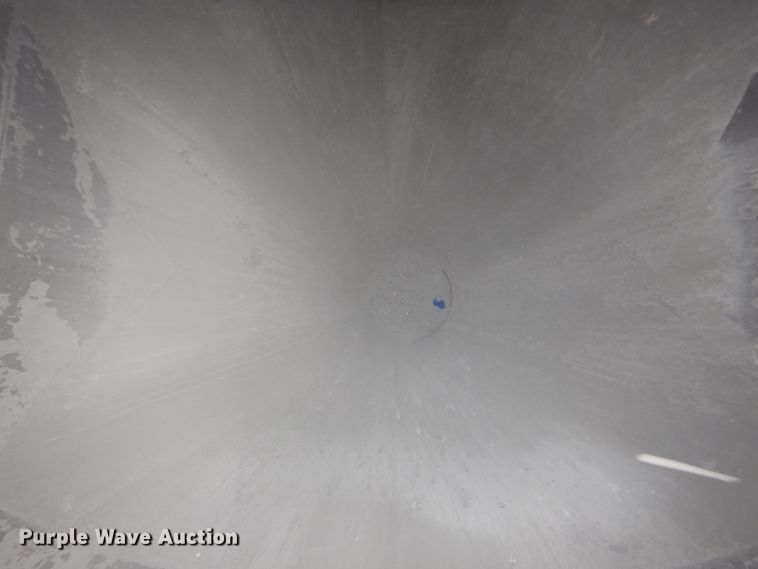 image for item HE9650 1988 Fruehauf  pneumatic dry bulk trailer