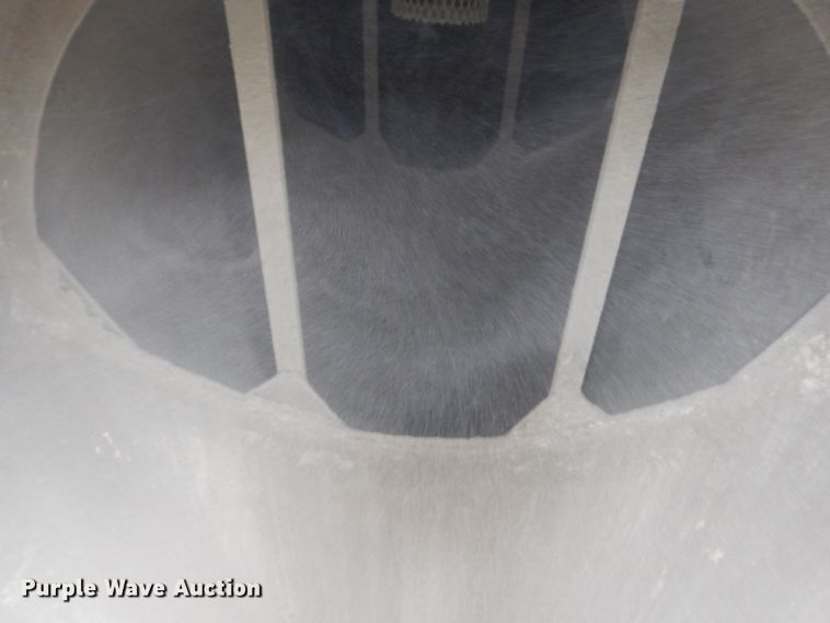 image for item HE9650 1988 Fruehauf  pneumatic dry bulk trailer