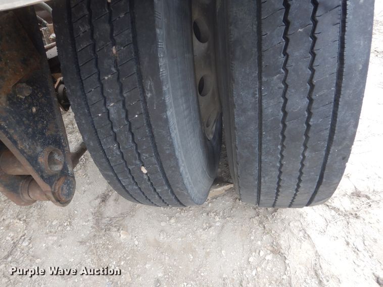 image for item HE9650 1988 Fruehauf  pneumatic dry bulk trailer