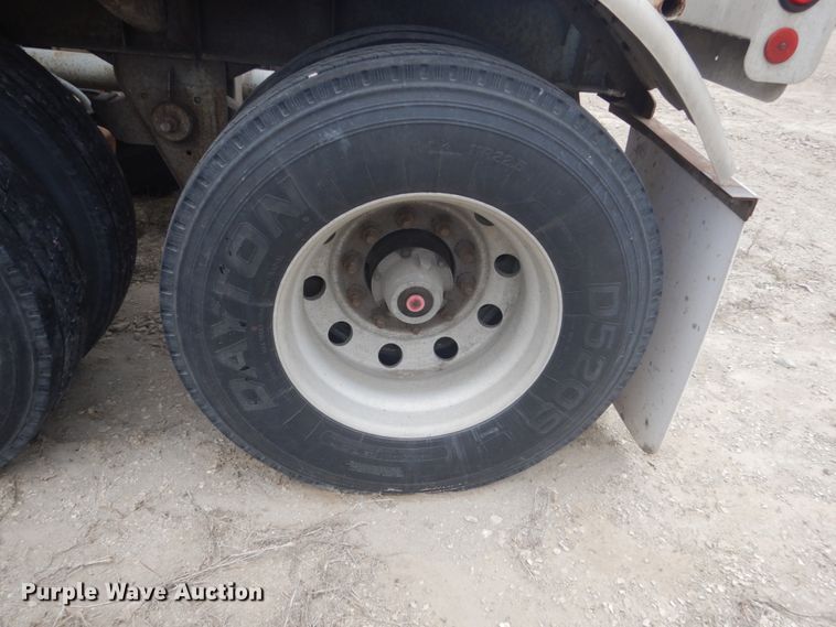 image for item HE9650 1988 Fruehauf  pneumatic dry bulk trailer