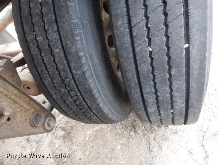 image for item HE9650 1988 Fruehauf  pneumatic dry bulk trailer