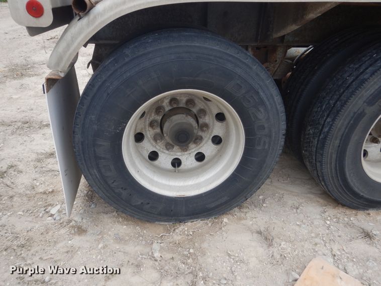 image for item HE9650 1988 Fruehauf  pneumatic dry bulk trailer