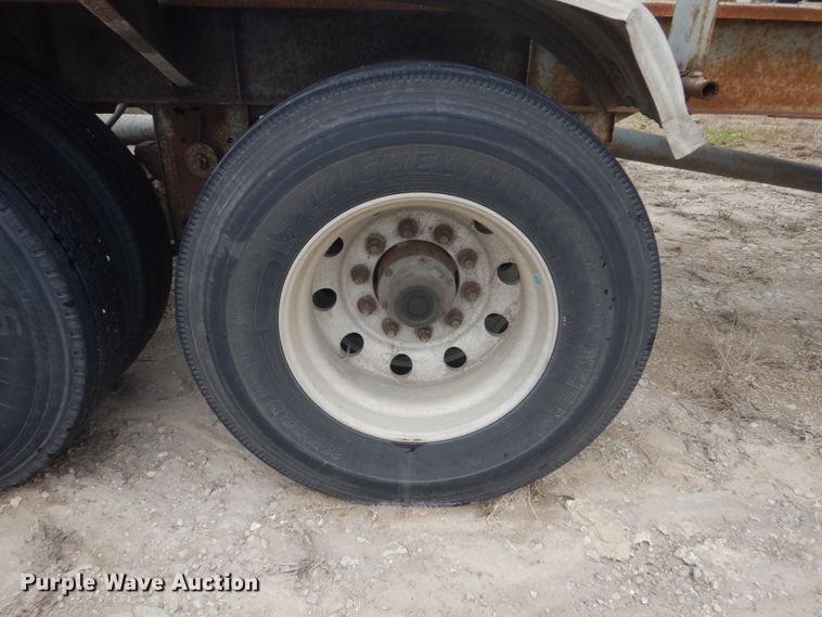 image for item HE9650 1988 Fruehauf  pneumatic dry bulk trailer