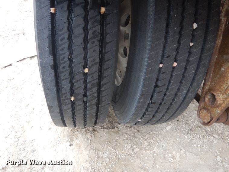 image for item HE9650 1988 Fruehauf  pneumatic dry bulk trailer