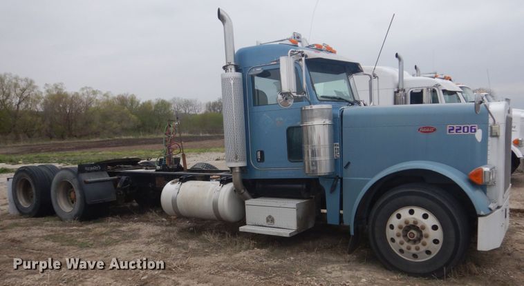 image for item HE9655 2006 Peterbilt 379  semi truck