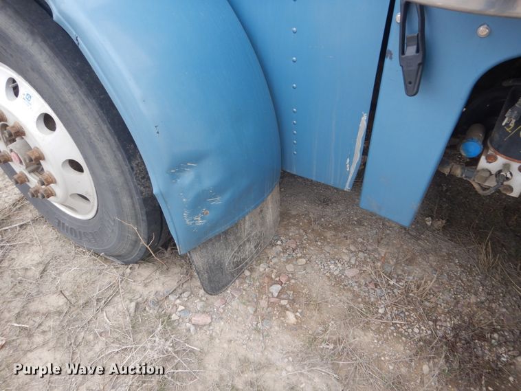 image for item HE9655 2006 Peterbilt 379  semi truck