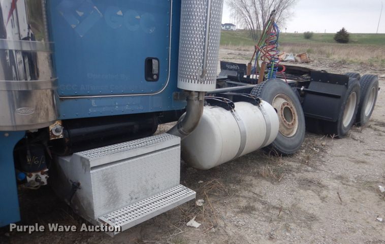 image for item HE9655 2006 Peterbilt 379  semi truck