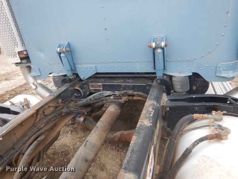 image for item HE9655 2006 Peterbilt 379  semi truck