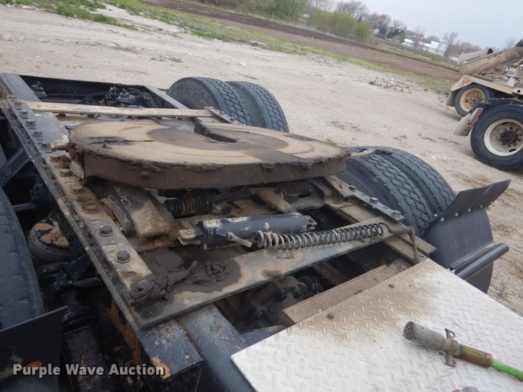 image for item HE9655 2006 Peterbilt 379  semi truck