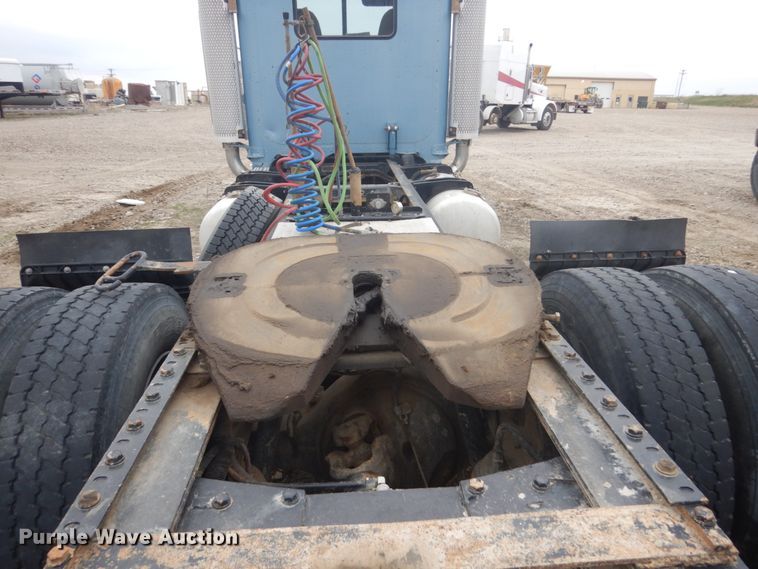 image for item HE9655 2006 Peterbilt 379  semi truck