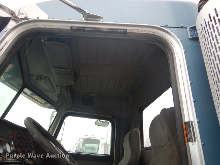 image for item HE9655 2006 Peterbilt 379  semi truck