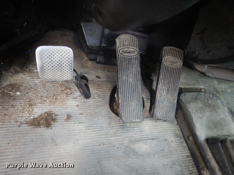 image for item HE9655 2006 Peterbilt 379  semi truck