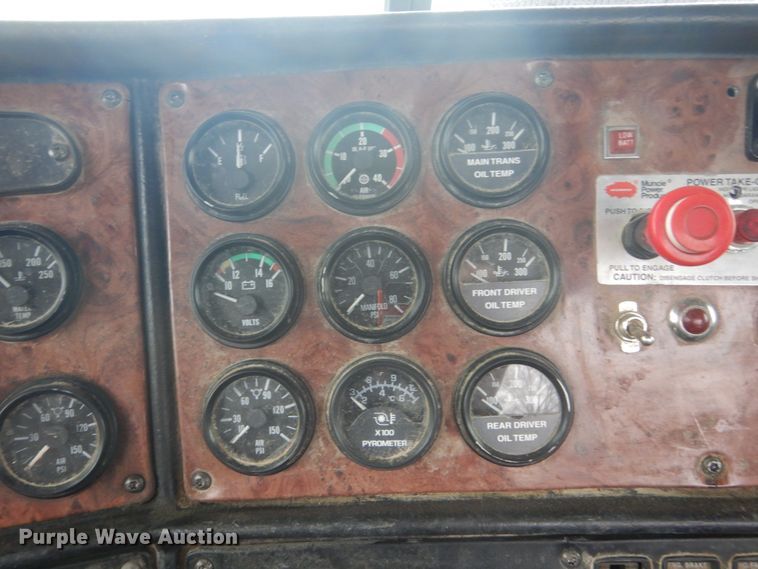 image for item HE9655 2006 Peterbilt 379  semi truck