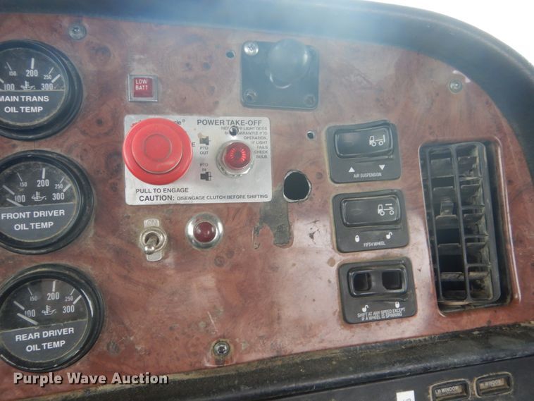 image for item HE9655 2006 Peterbilt 379  semi truck