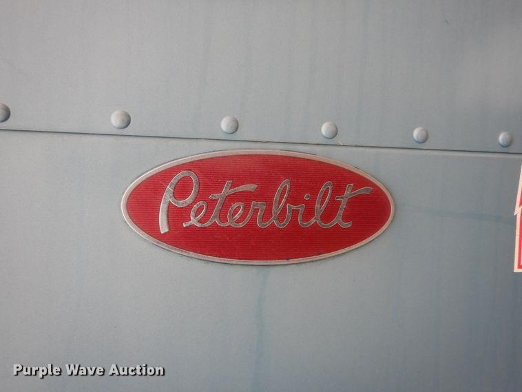 image for item HE9655 2006 Peterbilt 379  semi truck