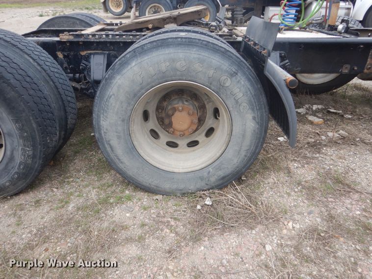 image for item HE9655 2006 Peterbilt 379  semi truck