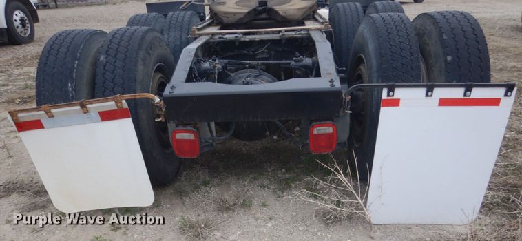 image for item HE9655 2006 Peterbilt 379  semi truck